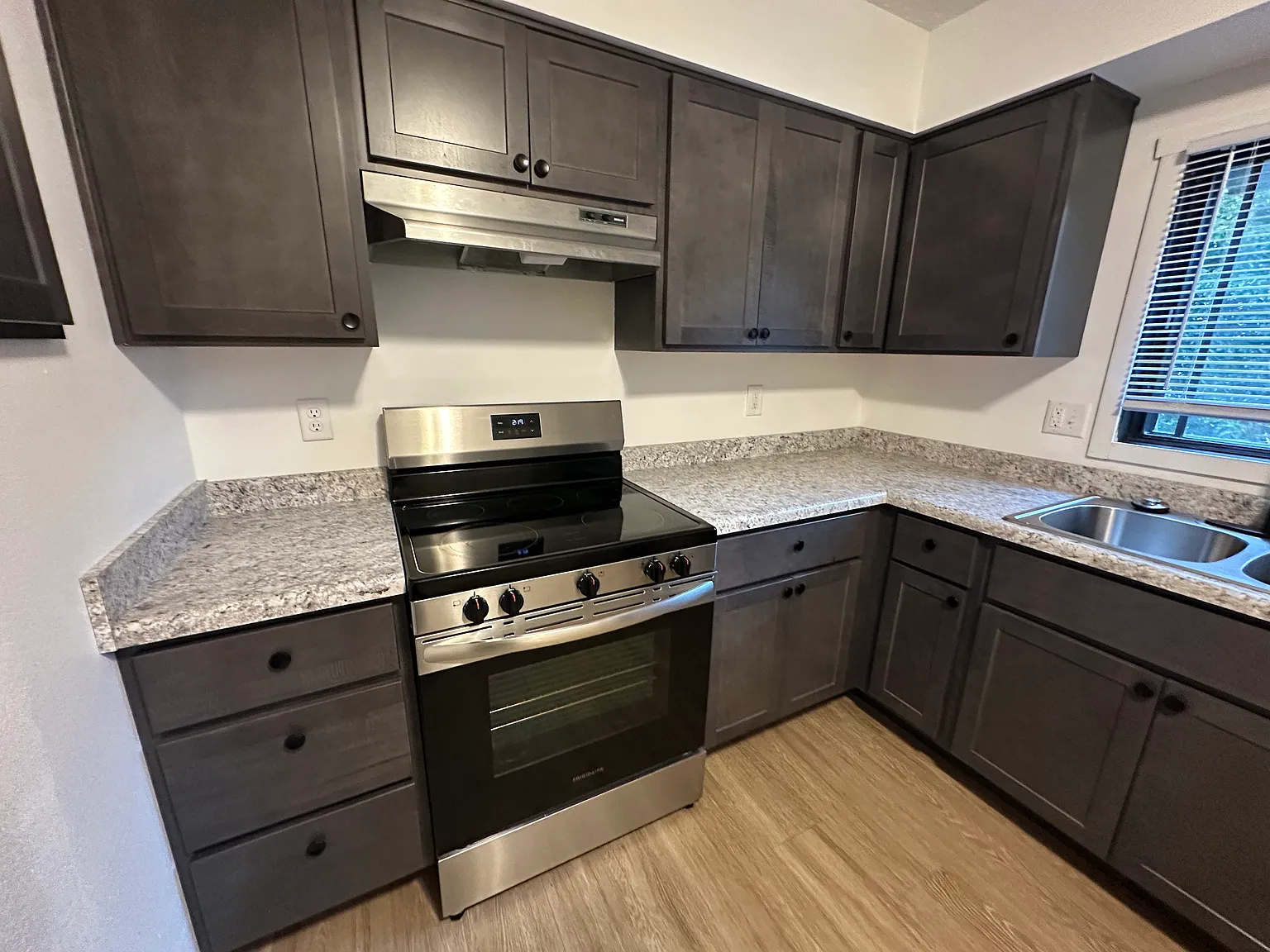 2 bed, 774 sqft, $1,225 — Photo 3
