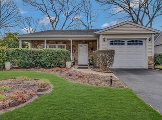 187 Kingston Dr, Ridge, NY 11961