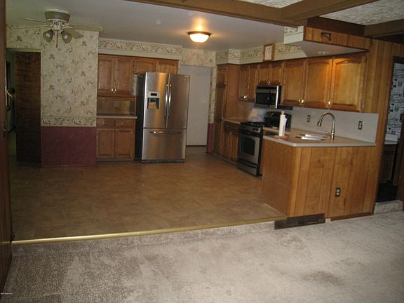 3rd image of 1474 Sierra Ave NW
