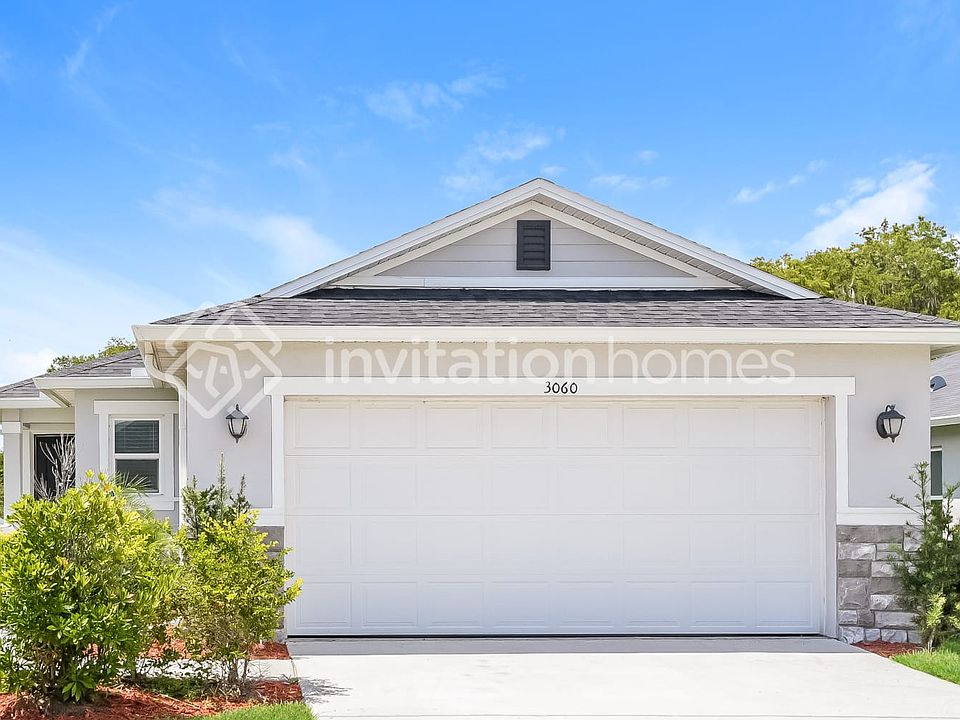 1st image of 3060 Lakes Crest Ave