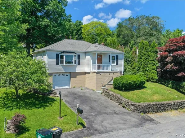 96 Orange St, Marlboro, NY 12542