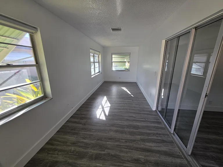 718 Whippoorwill Ln — Photo 31