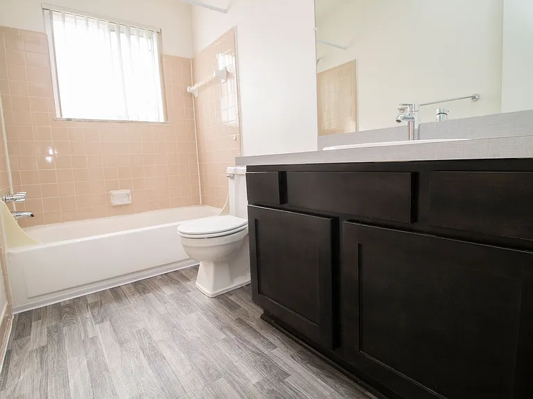 Novi Ridge Apartments — Photo 39