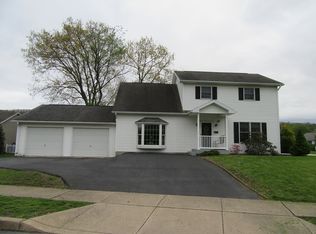 1035 Clifton Dr, Bloomsburg, PA 17815