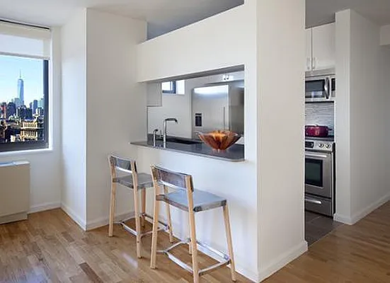 Rented by WIRE International Realty | media 90