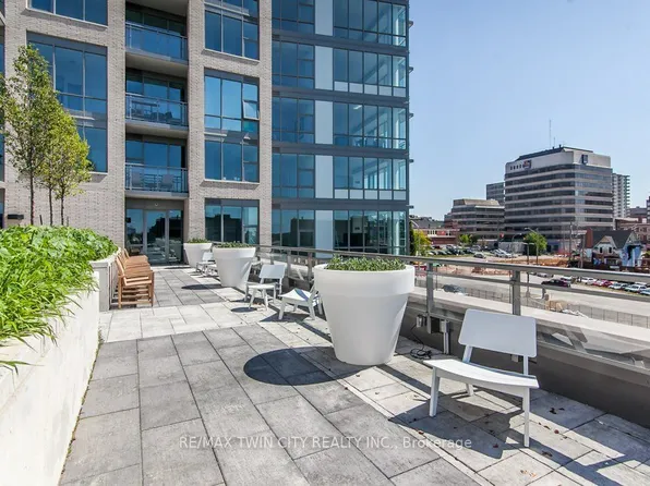 85 Duke St W #402, Kitchener, ON N2H 0B7