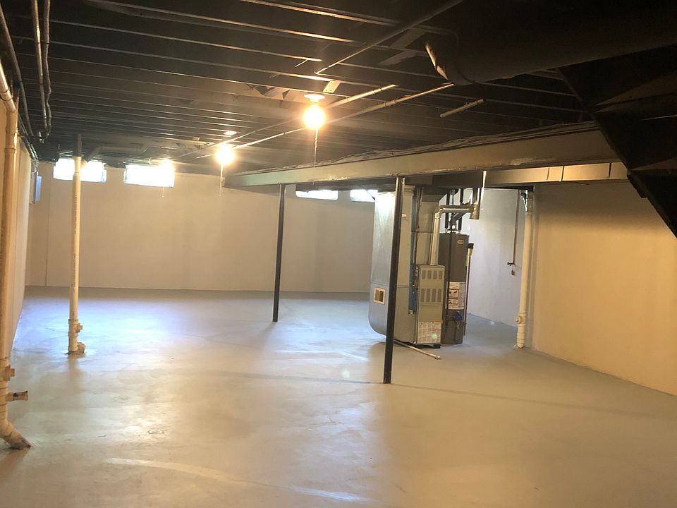 1st image of 49210 Arlington Ct