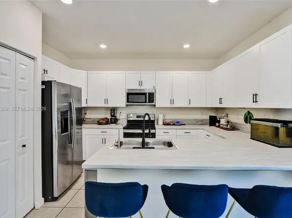 11135 W 32nd Ln, Hialeah, FL 33018