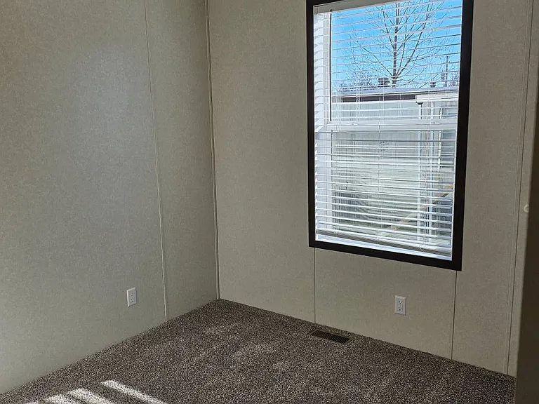 906 W Edge Dr — Photo 6
