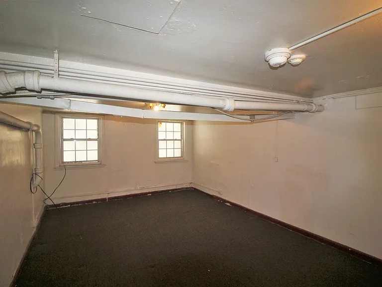 117 W. 29th St — Photo 3