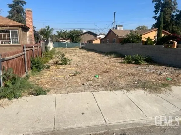 1208 3rd St, Bakersfield, CA 93304