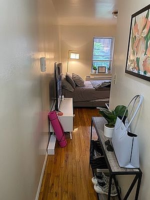 4th image of 239 E 84th St APT 4F