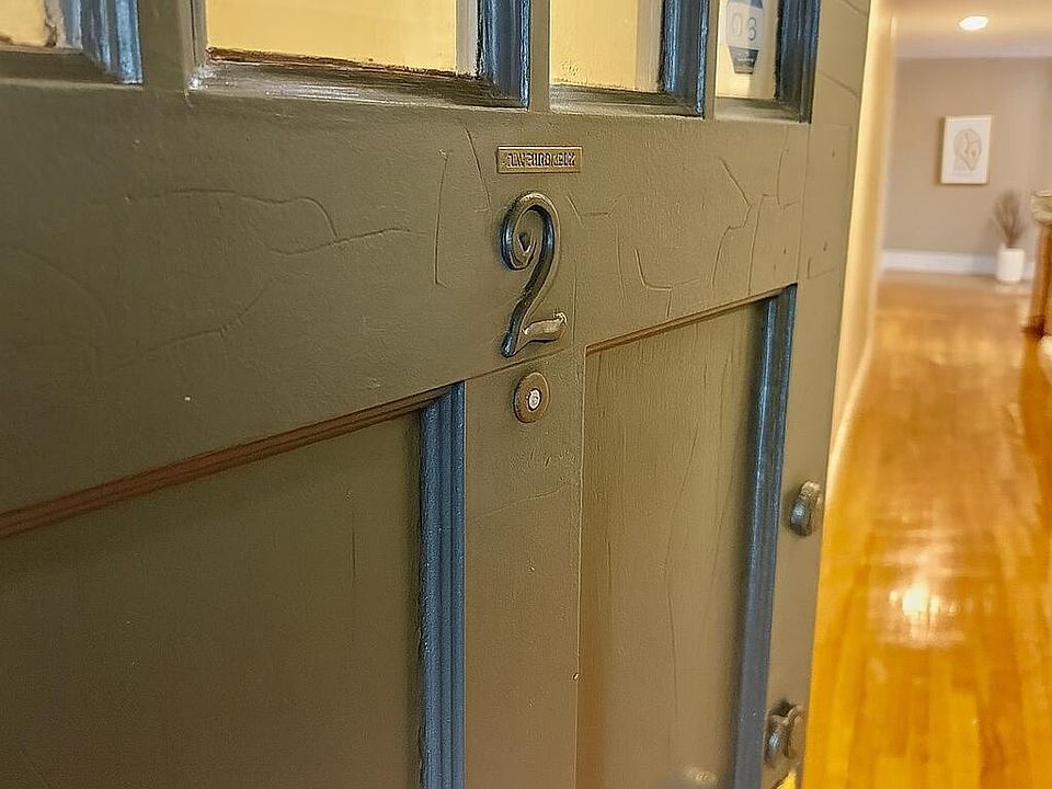1st image of 78 Egmont St #2B