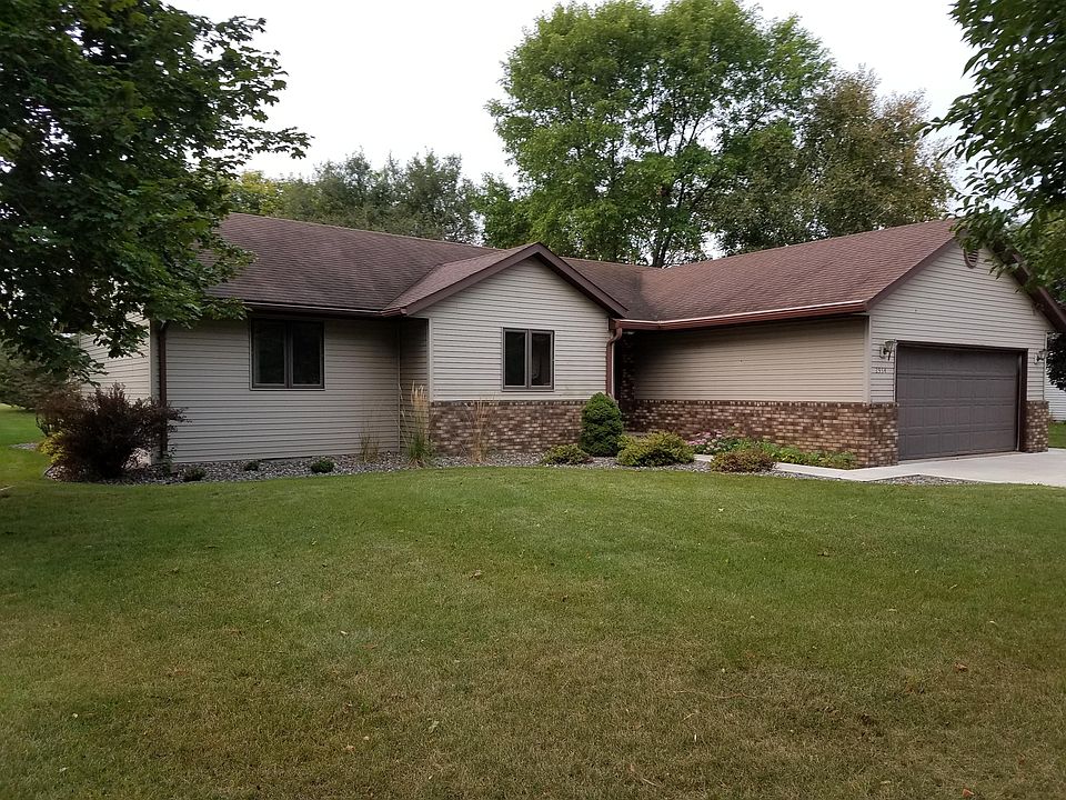 1st image of 2934 Meadowbrook Ln NE