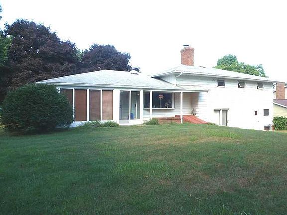 3rd image of 84 Agawam St