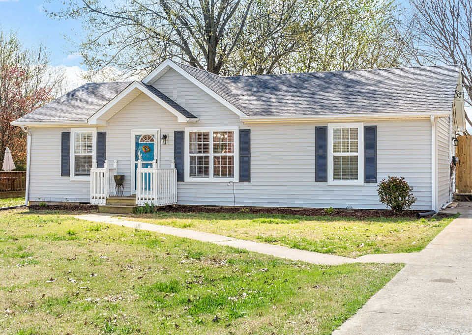 1st image of 304 Cunningham Ln