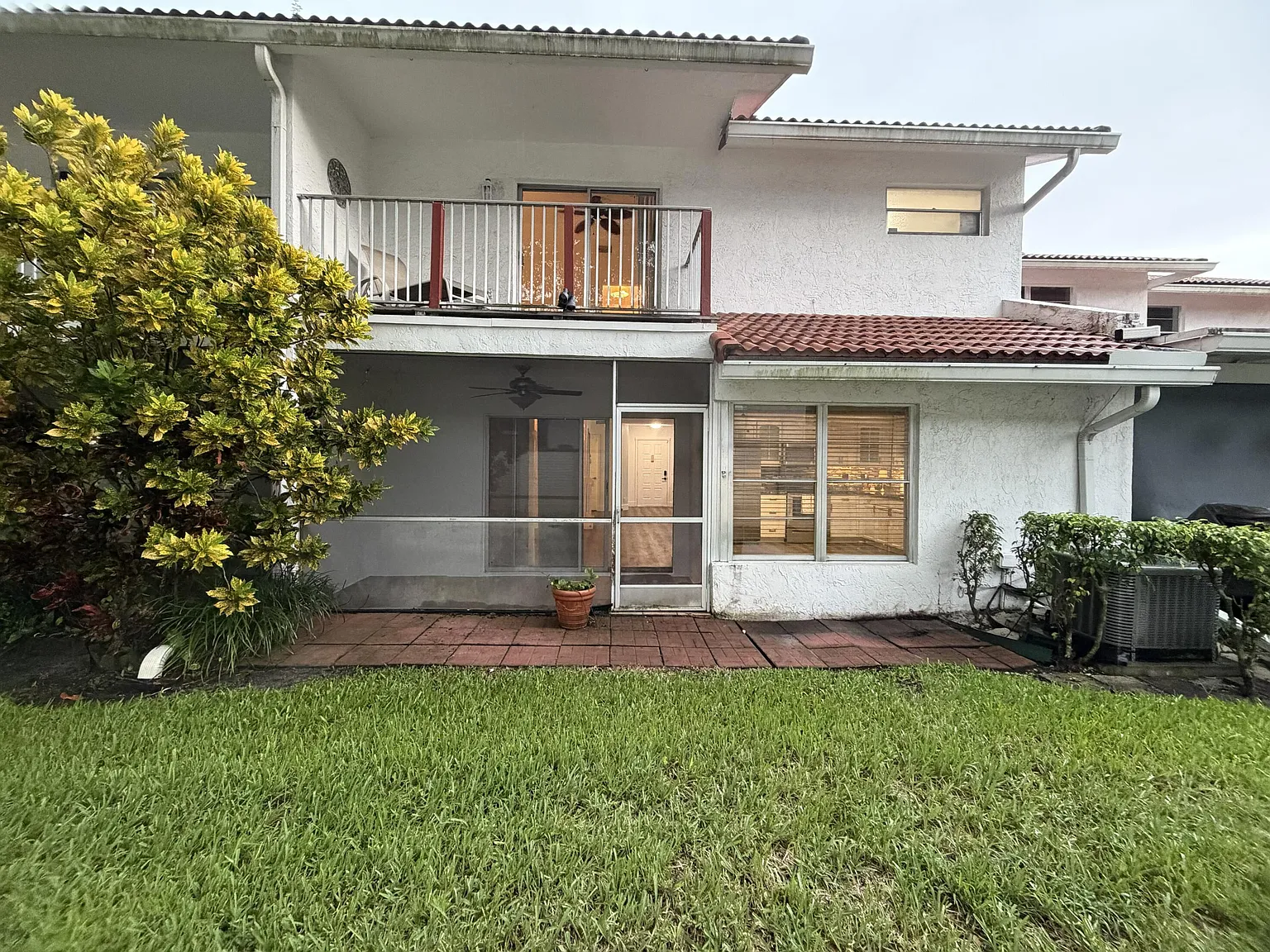 3 bed, 2.5 bath, 1625 sqft, $3,000 — Photo 4