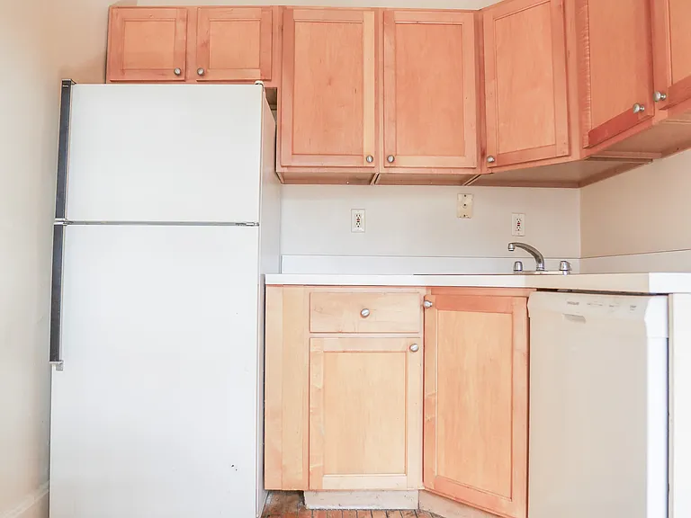 845 W Dakin St #2 — Photo 2