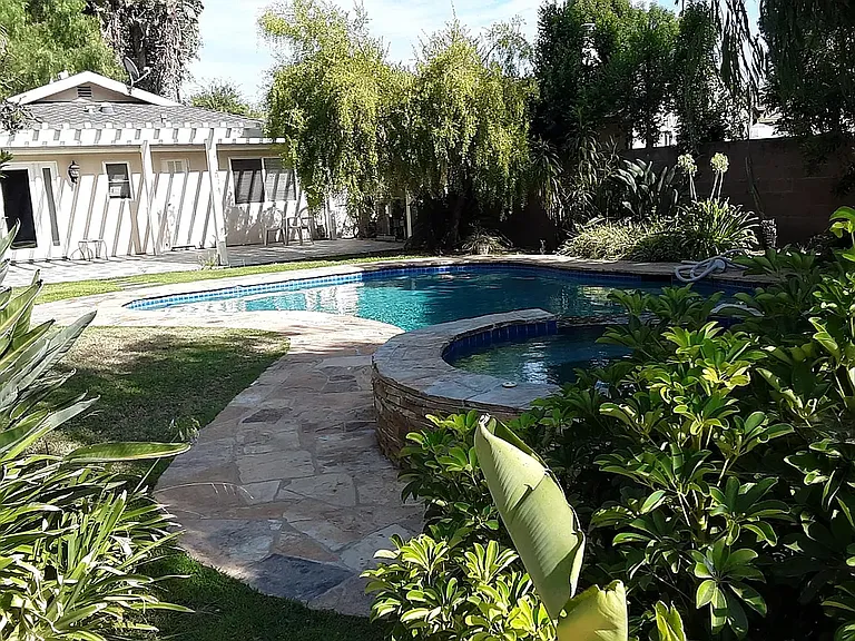 4537 Mammoth Ave — Photo 13