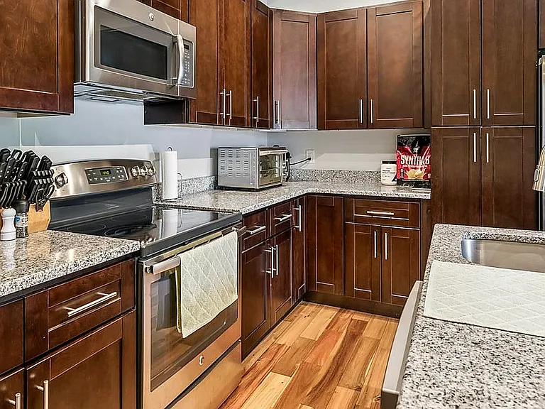 413 Fairmount Ave #2 — Photo 2
