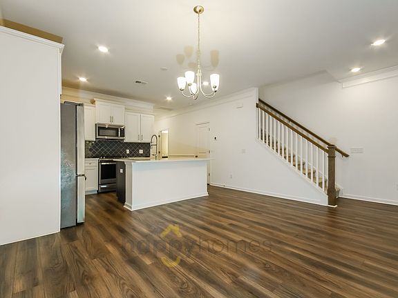 4th image of 134 Alpine Rd