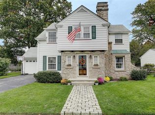 55 Betsey Williams Dr, Cranston, RI 02905