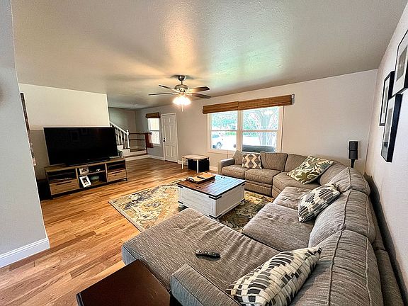 5th image of 517 Sage Valley Dr
