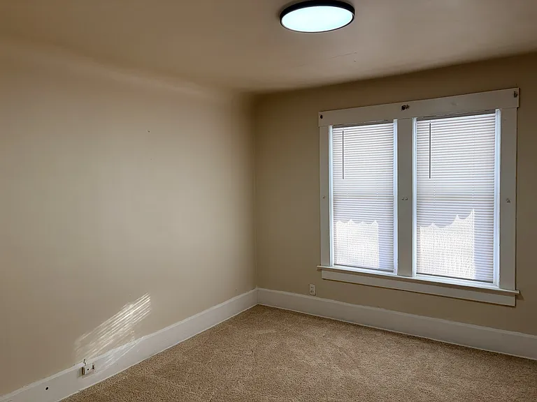 1412 Miami Ct NE — Photo 18