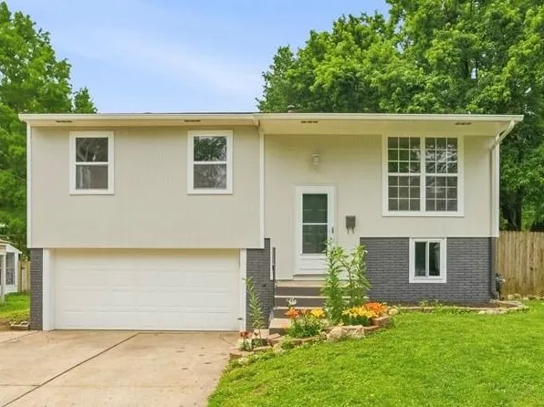 19219 E 6th St N, Independence, MO 64056