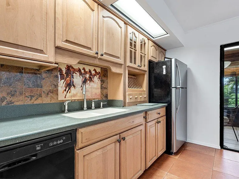 1369 Riverside Cir — Photo 42
