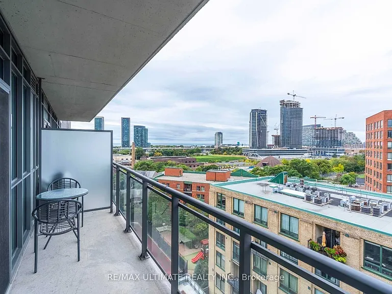 775 King St W #905 — Photo 7