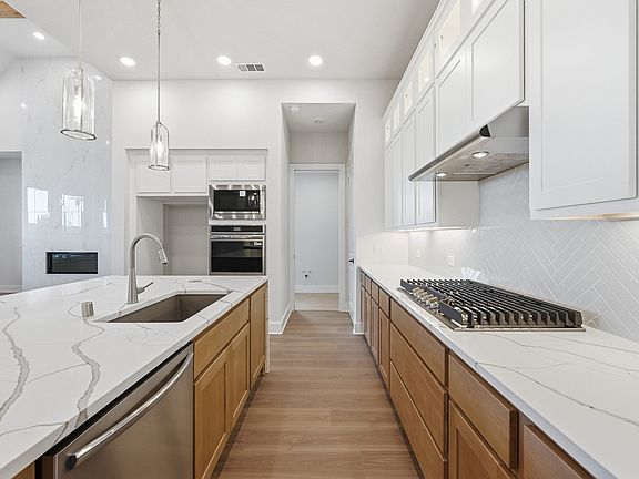 7th image of this home