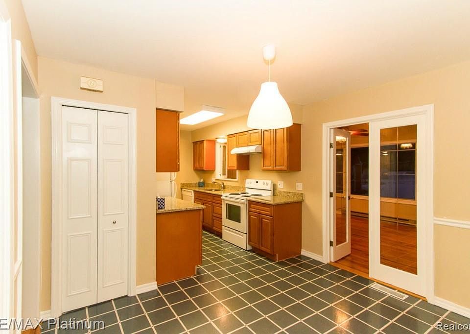 New Kitchen with Granite Counters