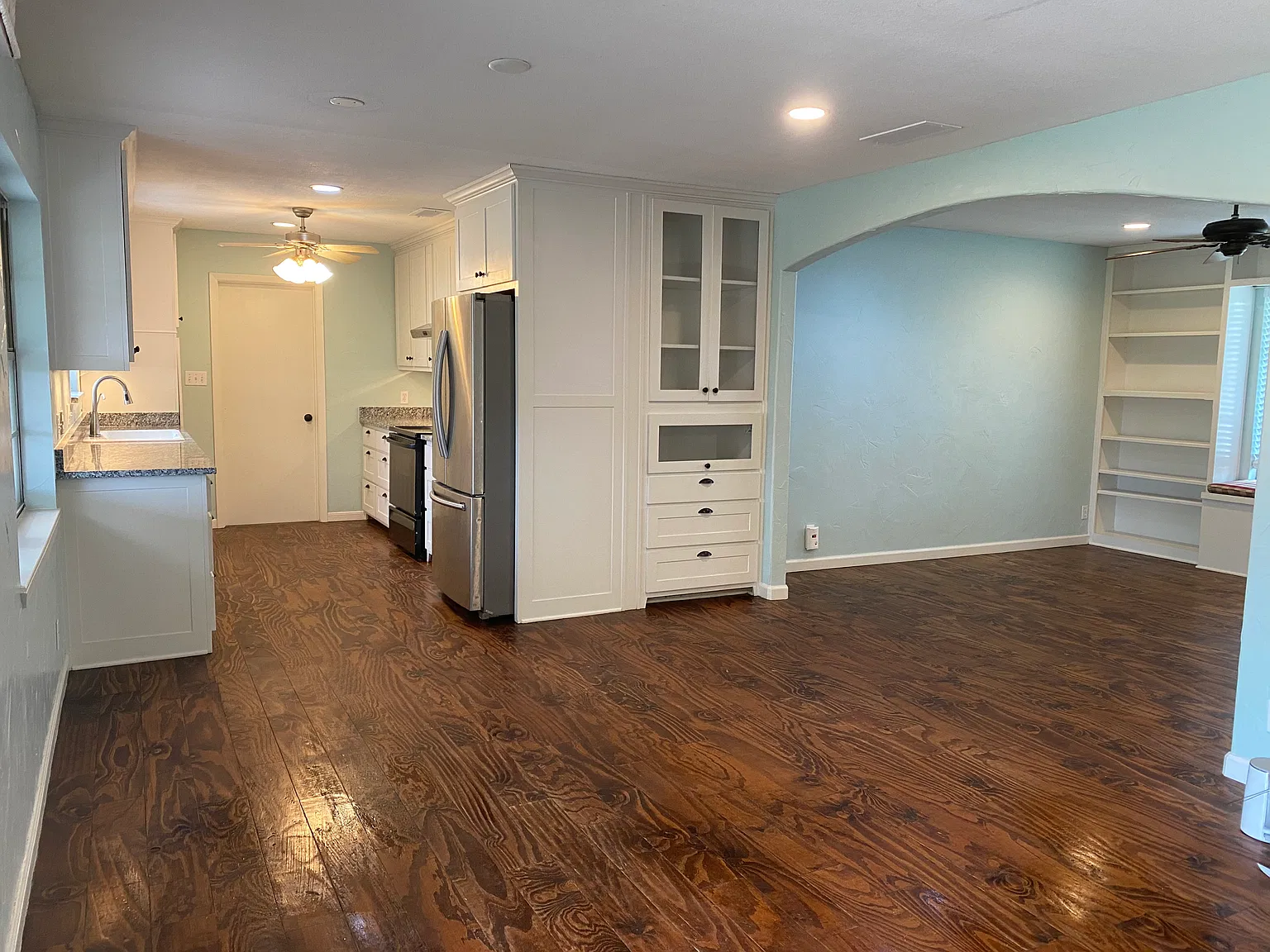 3 bed, 2.0 bath, 1502 sqft, $1,950 — Photo 3