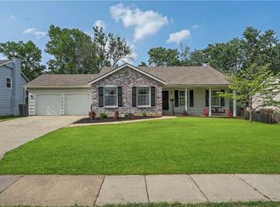 9108 W 90th St, Overland Park, KS 66212