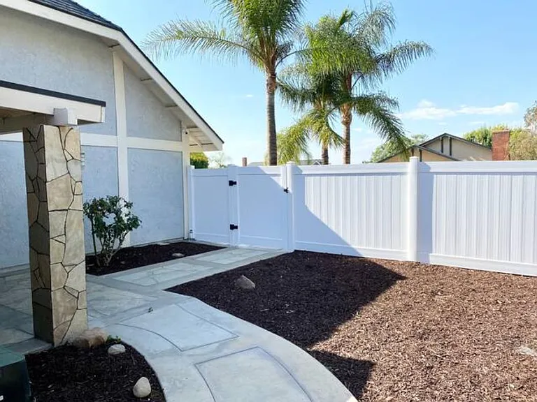 Fully fenced, private courtyard
