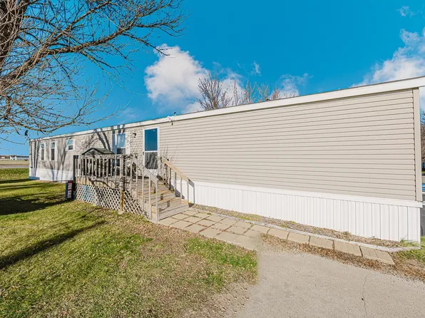 206 8th St NW, Dilworth, MN 56529