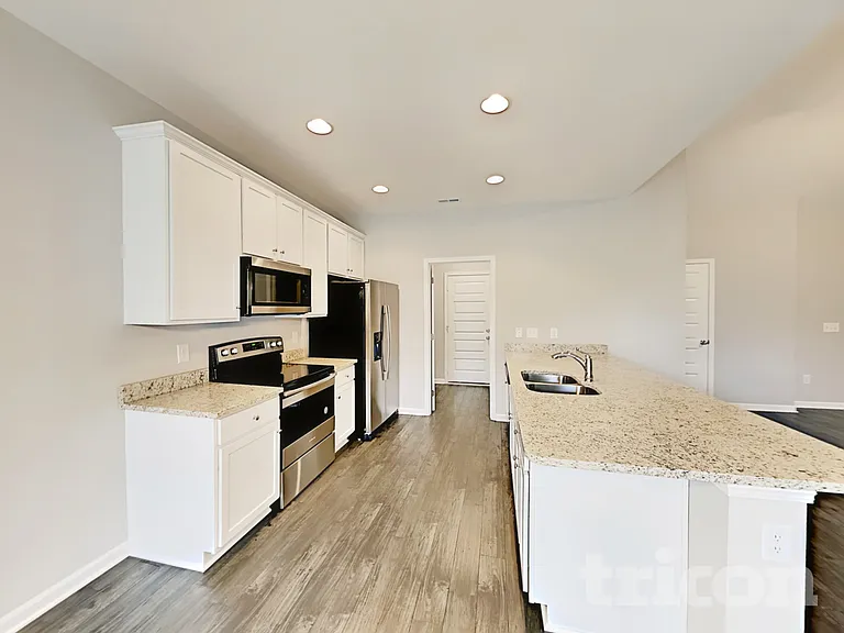 738 Mitscher Dr — Photo 6
