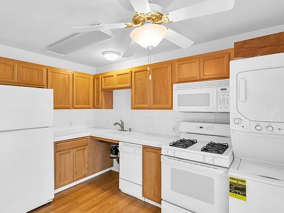 5th image of 1611 La Esplanada Place #114