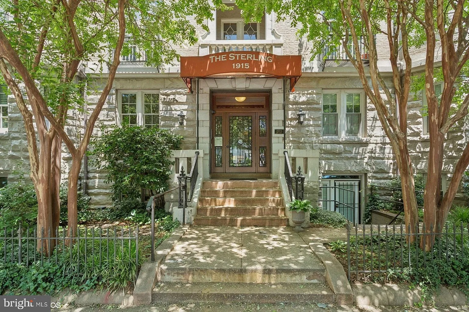 1915 Calvert St NW APT 500 photo 1