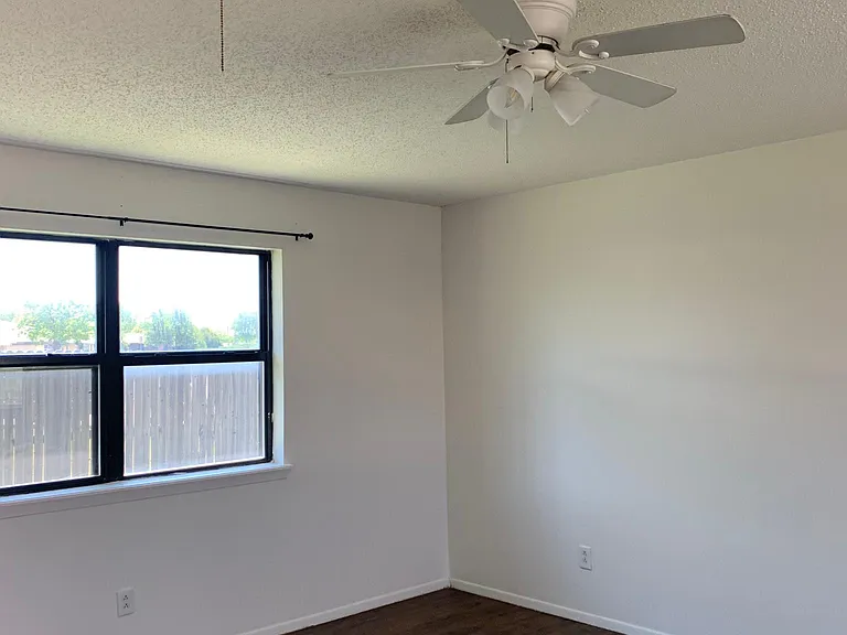 1823 Wisdom Dr — Photo 13