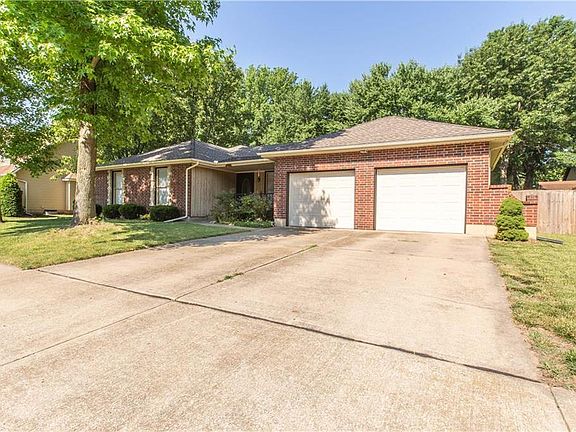 3rd image of 2704 Mohican Ave