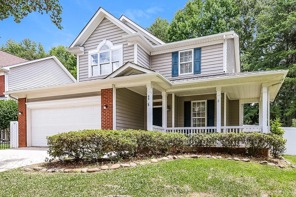 3 bed, 2.5 bath, 1911 sqft, $2,095 — Photo 1