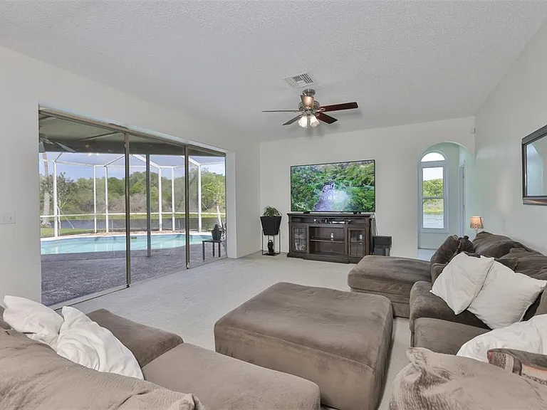 13016 Prestwick Dr — Photo 20