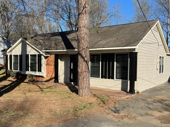 3218 Cedarhurst Dr, Charlotte, NC 28269