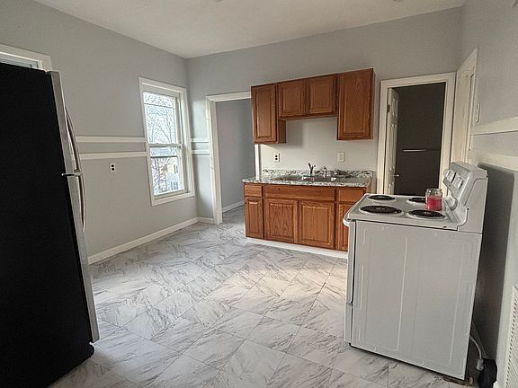 4th image of 3 Perkins St #3