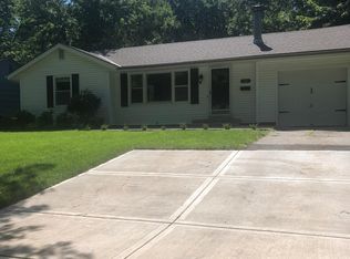 7112 Roe Ave, Prairie Village, KS 66208