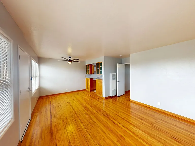 845 Macarthur Blvd — Photo 1