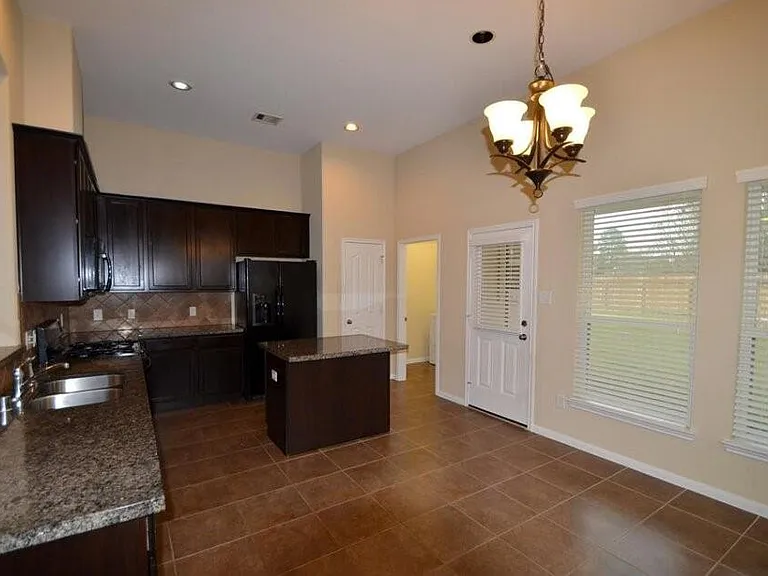 9942 Taylor Springs Ln — Photo 11
