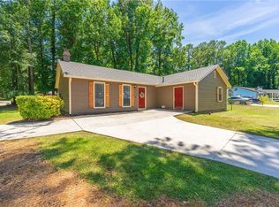 6908 Hickory Log Rd, Mableton, GA 30168